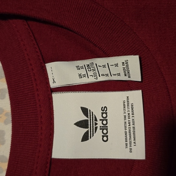 Adidas Tshirt Burgundy - Picture 2 of 2